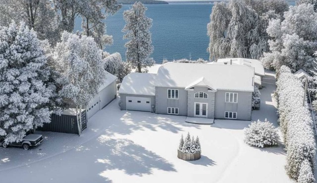 Heated Indoor Pool - Lakefront Luxury Chalet
