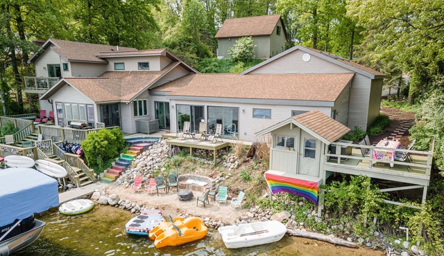 Heated Indoor Pool & Court on Crooked Lake