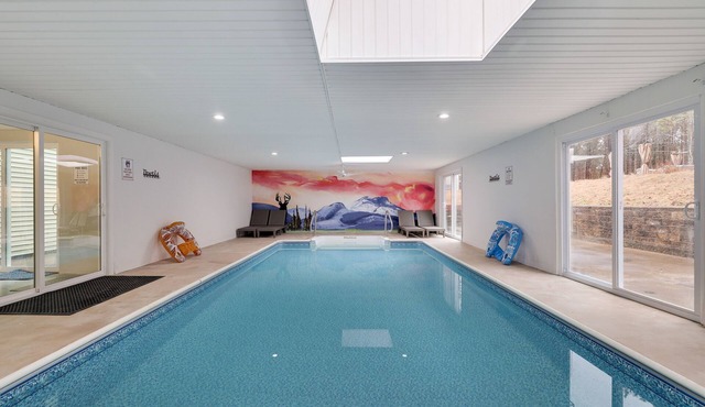 Heated Indoor Pool! MODERN 6BD/5BA HOUSE!