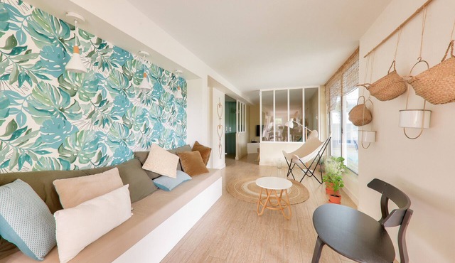 Heated indoor swimming pool - oyster beds