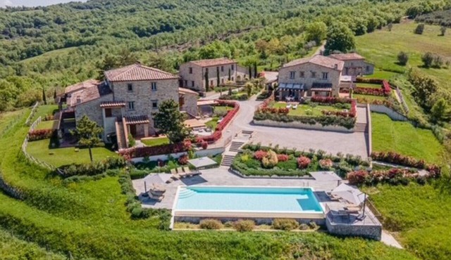 Heated Infinity Pool | Restored Farmhouse & Views in Umbertide