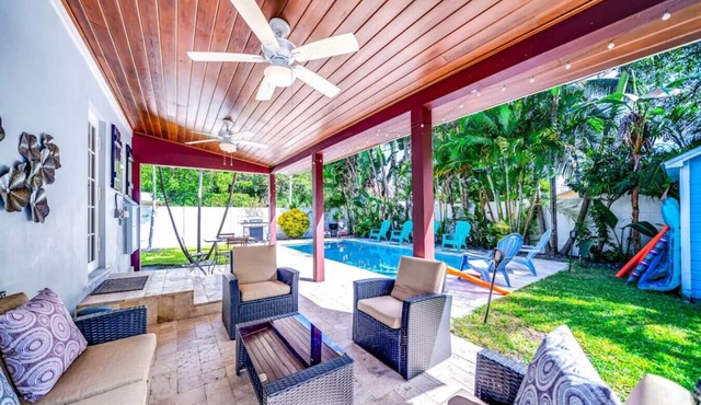 HEATED POOL! 1 MILE TO BEACH & ATLANTIC AVENUE!