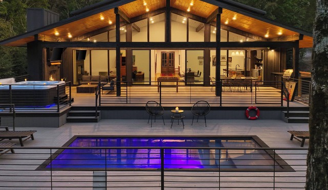 Heated Pool 2-Story Cabin Near Broken Bow|Outdoor Adventures Nearby|Pets welcome