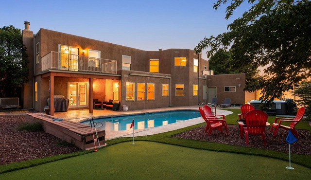 Heated Pool, 3700sf, Game Room