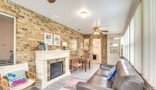 Heated Pool & 4-in-1 Grill: Spring Hill Haven!