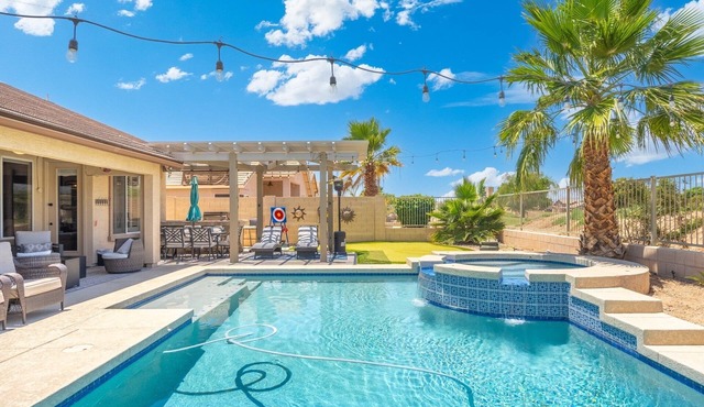 Heated Pool 88 degrees No Fee and Golf Course View!