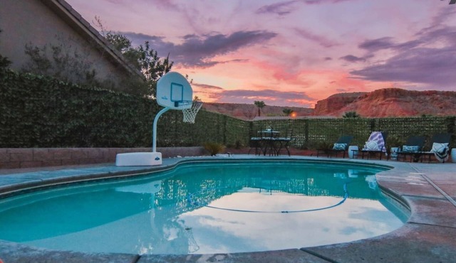 Heated Pool at Turtle Cove Sleeps 12