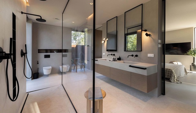 Heated Pool, Atreeum and Olive Groove - Villa M Excelsior