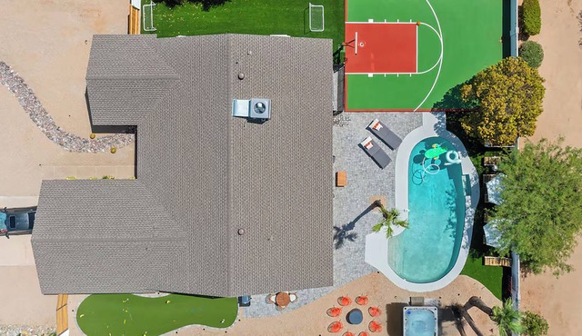 Heated Pool, Basketball, Mini Golf! Games Paradise