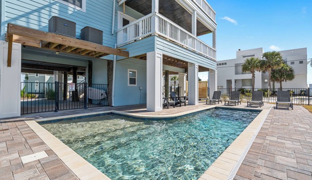 Heated pool, Beach Gear, Great for Families, Direct Beach Access, Gulf Views