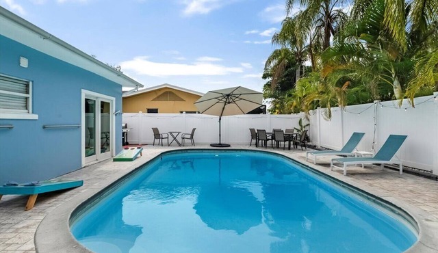 Heated Pool & Beach Days, Cozy 3bd Family Home, Games