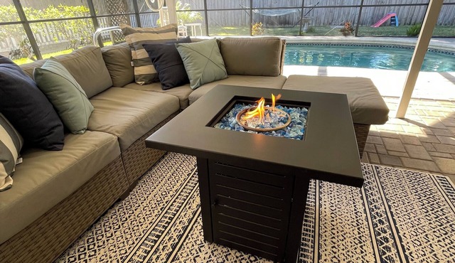 HEATED pool, bike to Siesta, quiet street, 1 MILE to SK beach, kayaks & bikes