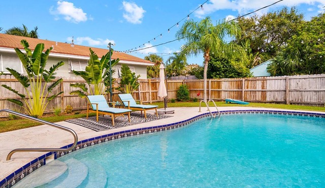 HEATED pool Boho-Bungalow Lake Worth Beach.