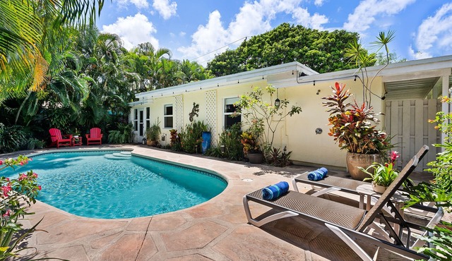 Heated Pool Bungalow Retreat, Charming, Cozy Stay Near Beaches, Dining & Shops!