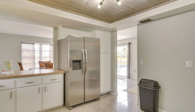 Heated Pool: Canal-front Rotonda West Retreat