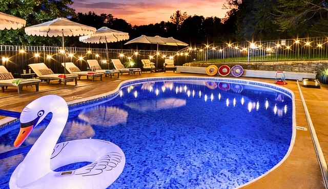 Heated Pool Estate 5 King Beds No Bad Rooms
