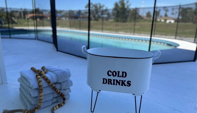 Heated Pool, Fishing, Golfing, Kayaks, Corn Hole,Table Tennis,Minutes to Beaches