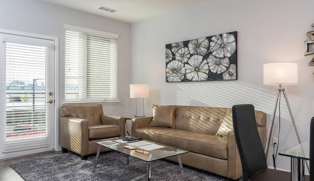 Heated Pool | Free Parking Available | Redwood City Downtown