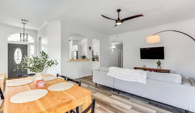 Heated Pool, Furnished Patio! Gilbert Getaway