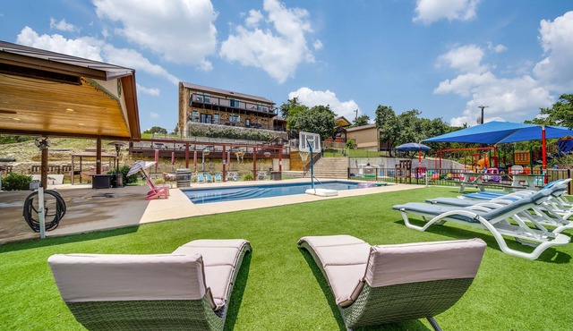 Heated Pool, Game-room Clubhouse, Hot tub, Playground, Views, Additional Cottage