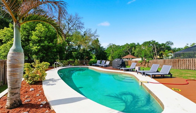 Heated Pool + Games Sleeps 10 Near Beaches