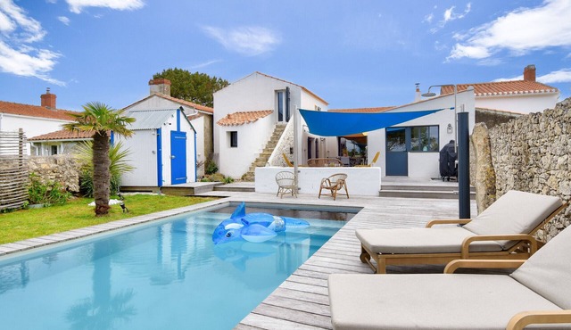Heated pool, garden, villa for 8 adults 2 children