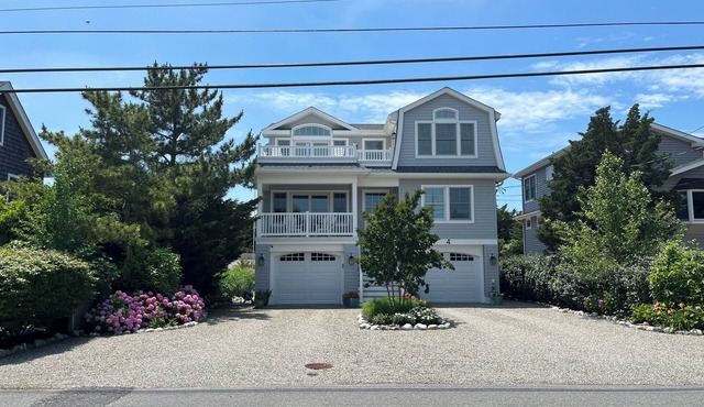 Heated Pool, Gas Fire Pit, Elevator, Rooftop Deck, 5 bdrm, 3.5 bths, Water Views