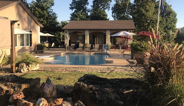 HEATED POOL Grand Serenity is your Oasis on South Grand