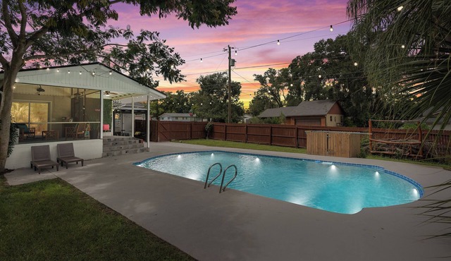 Heated Pool+Grill+Huge yard+outdoor movies+Plenty parking space