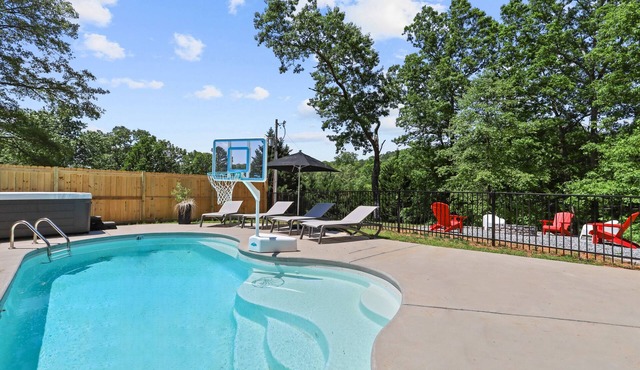 Heated Pool, Hot Tub, King Bed Master