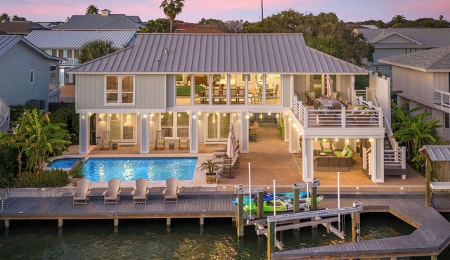 Heated Pool, Hot Tub, Kayaks, Fishing, 5BR Waterfront Home in Key Allegro