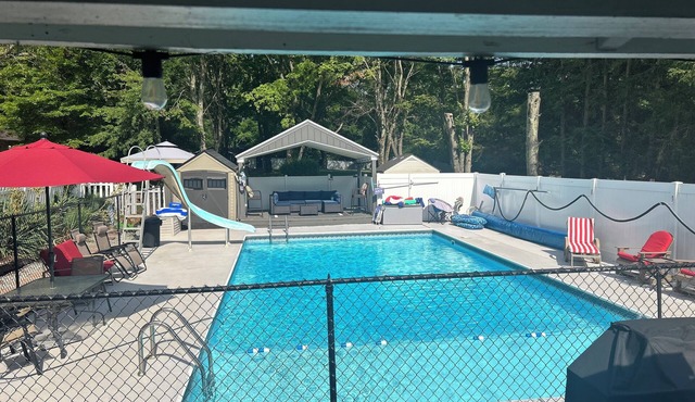 Heated Pool, Hot Tub, ND, Wineries, Golf Courses