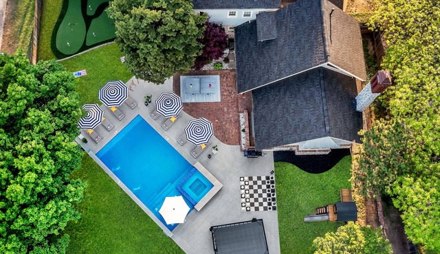 Heated Pool ~ Hot tub ~ PuttPutt ~ Karaoke ~ Arcade + Games ~ Yoga Studio
