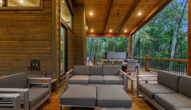 Heated Pool|Hot Tub|PlaySet|Pet Friendly|10 Guest|3BD