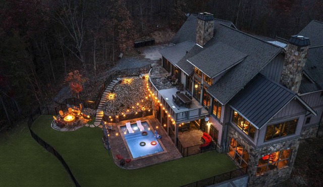 Heated Pool/Hot Tub/Theatre/Game/Fire/Sleep 34