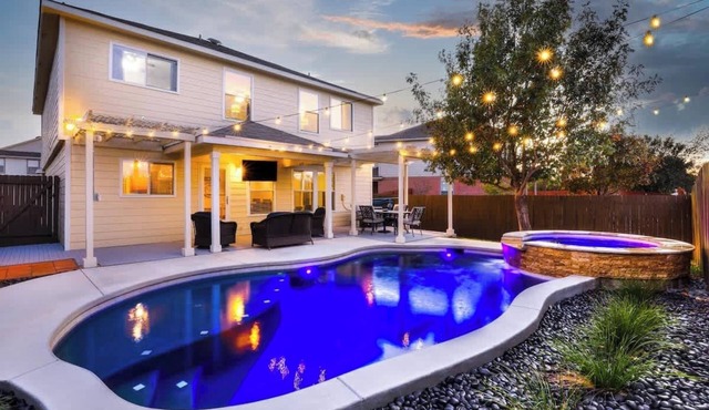 Heated Pool-Hot Tub-Game Room-Splash Pad Sea World