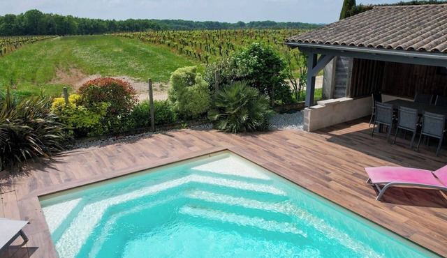 Heated pool, House in the heart of the vineyards