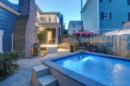 Heated Pool in your Private Garden Pets Welcome OnSite Parking
