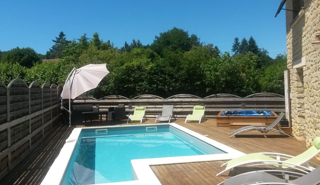 Heated pool, Jacuzzi '35 ° 'house with panoramic views of medieval city