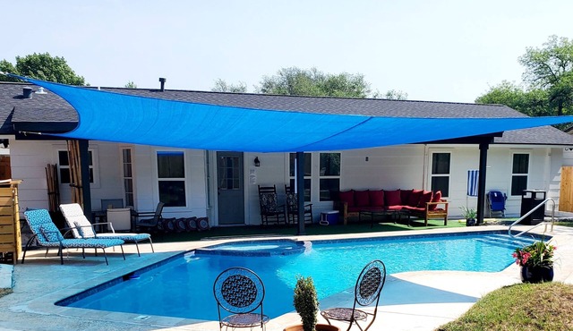 HEATED POOL! Lackland AFB, Six Flags, SeaWorld, The Riverwalk, Shopping