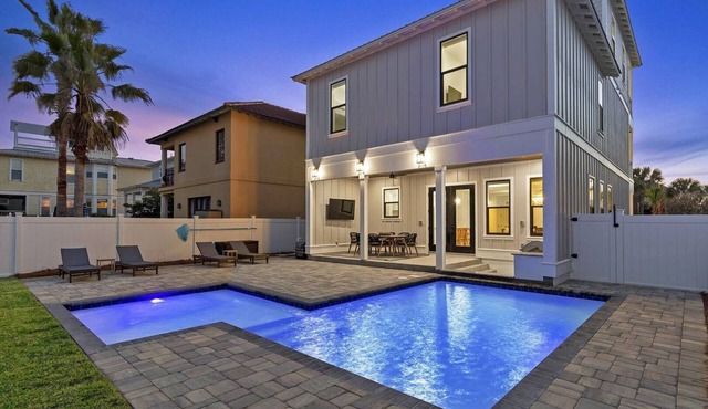 Heated Pool, LSV, Steps to Beach! - Salty Sisters