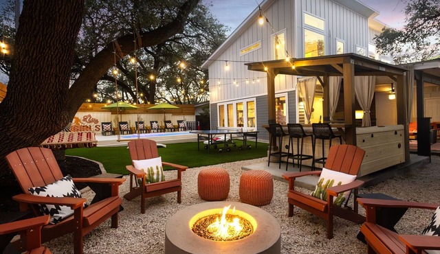Heated Pool, MiniGolf, Karaoke, Game Room, Spa, 2mi to DT - SoCo Cowgirl