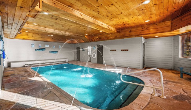 Heated Pool · Mtn View · Hot Tub · Games · Pets