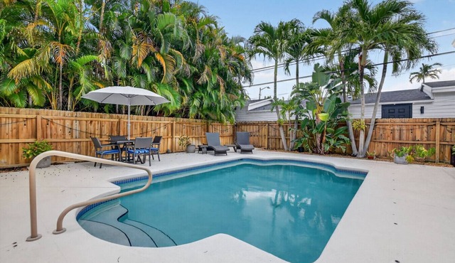 Heated Pool Oasis West Palm Beach Escape Pet Friendly