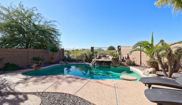 Heated Pool on Golf Course with Mountain Views.