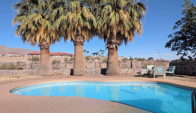 Heated pool, one-story & great location. Delighted House.
