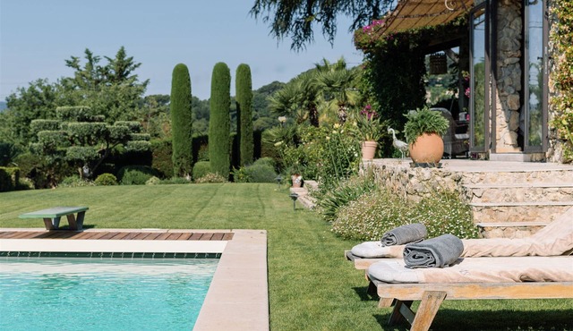 Heated pool, Outdoor cinema, Spa Terrace, Stroll to Shops, luxury equipped