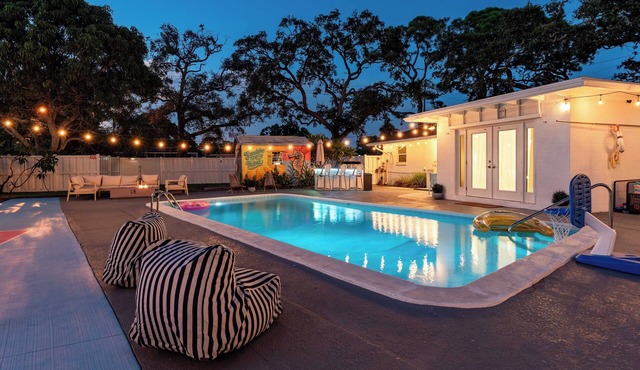 Heated Pool+Pickleball+Mini Golf+Theater+King Beds+Dogs OK