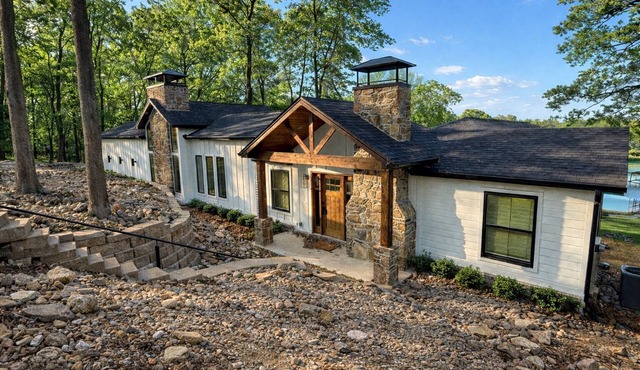 Heated Pool, Private Dock, Excellent Location