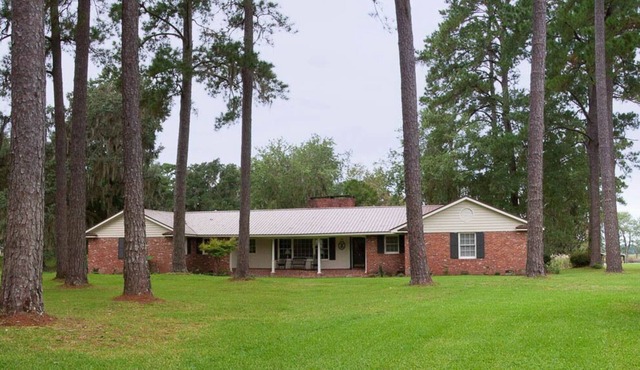 Heated Pool, Private Tennis/Pickleball Court, Private Dock on Satilla River